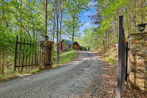 71 Leisure Time Lane Murphy NC 28906