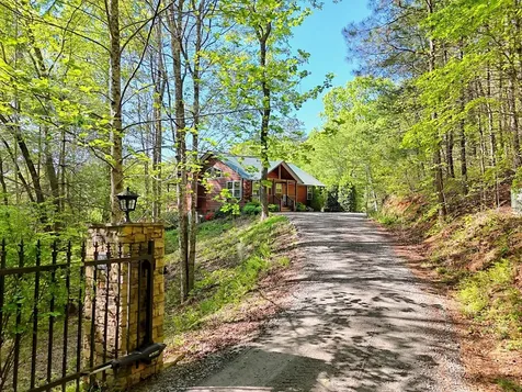 71 Leisure Time Lane Murphy NC 28906