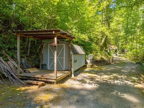 283 Briggs Cove Road Robbinsville NC 28771
