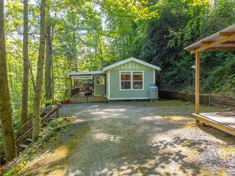 283 Briggs Cove Road Robbinsville NC 28771