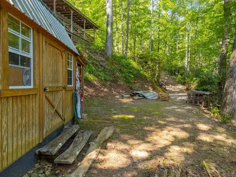 283 Briggs Cove Road Robbinsville NC 28771