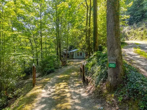 283 Briggs Cove Road Robbinsville NC 28771