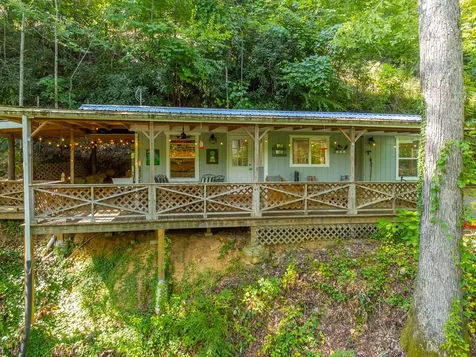 283 Briggs Cove Road Robbinsville NC 28771