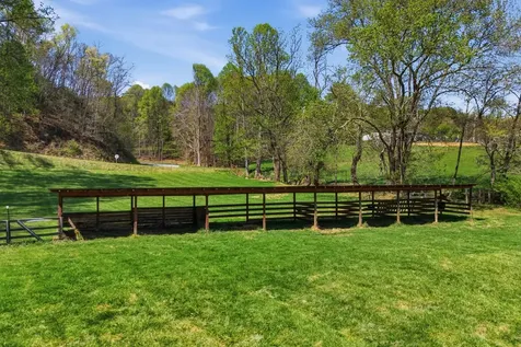 Brasstown NC 28902