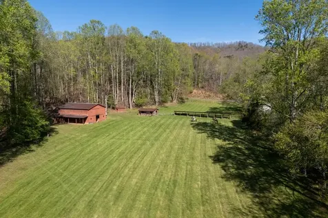 Brasstown NC 28902