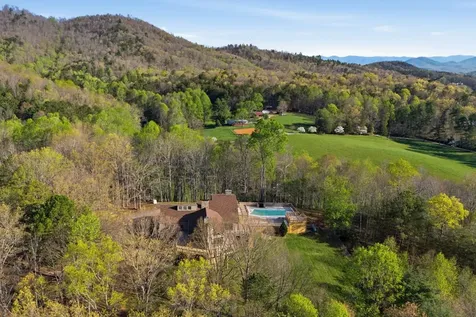 Brasstown NC 28902