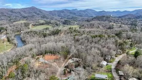 133 Underburg Lane Franklin NC 28734