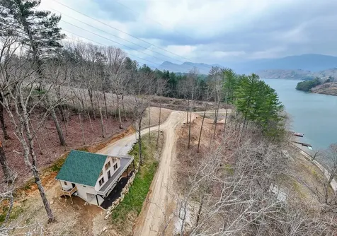 153 Betty Sue Deyton Road Robbinsville NC 28771
