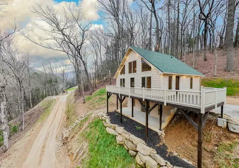 153 Betty Sue Deyton Road Robbinsville NC 28771