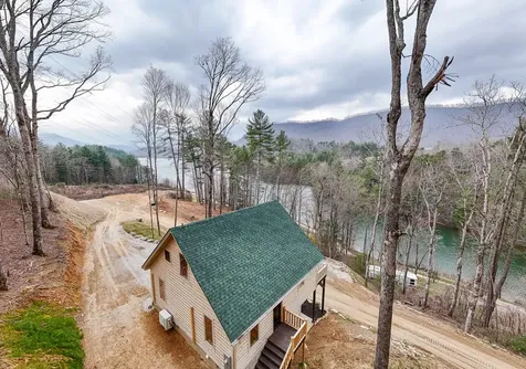 153 Betty Sue Deyton Road Robbinsville NC 28771