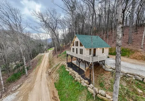 153 Betty Sue Deyton Road Robbinsville NC 28771