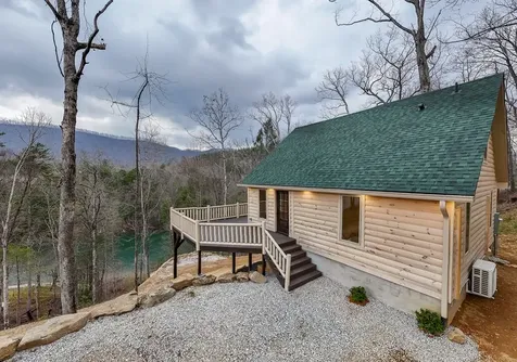153 Betty Sue Deyton Road Robbinsville NC 28771