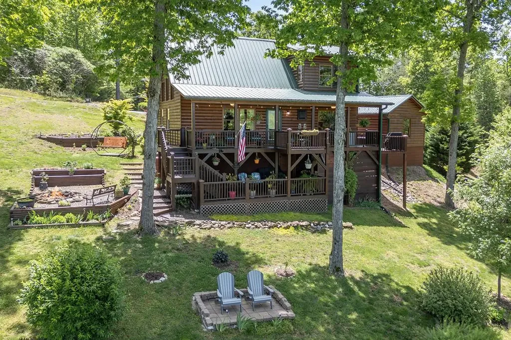 1055 Carolina Fox Circle Murphy NC 28906
