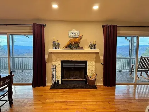 7 Lakeview Drive Hayesville NC 28904