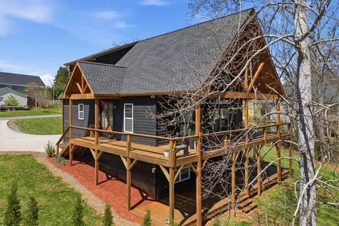 784 Sneaking Creek Hayesville NC 28904