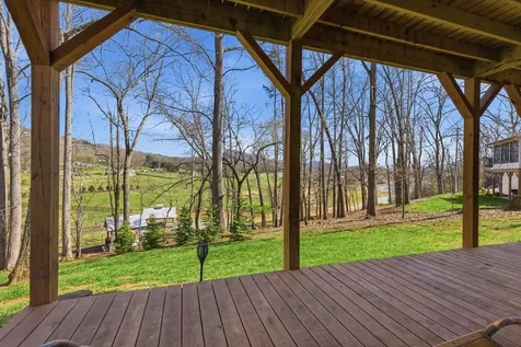 784 Sneaking Creek Hayesville NC 28904