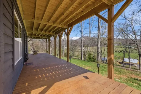 784 Sneaking Creek Hayesville NC 28904