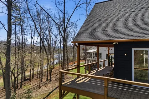 784 Sneaking Creek Hayesville NC 28904