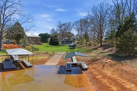 784 Sneaking Creek Hayesville NC 28904