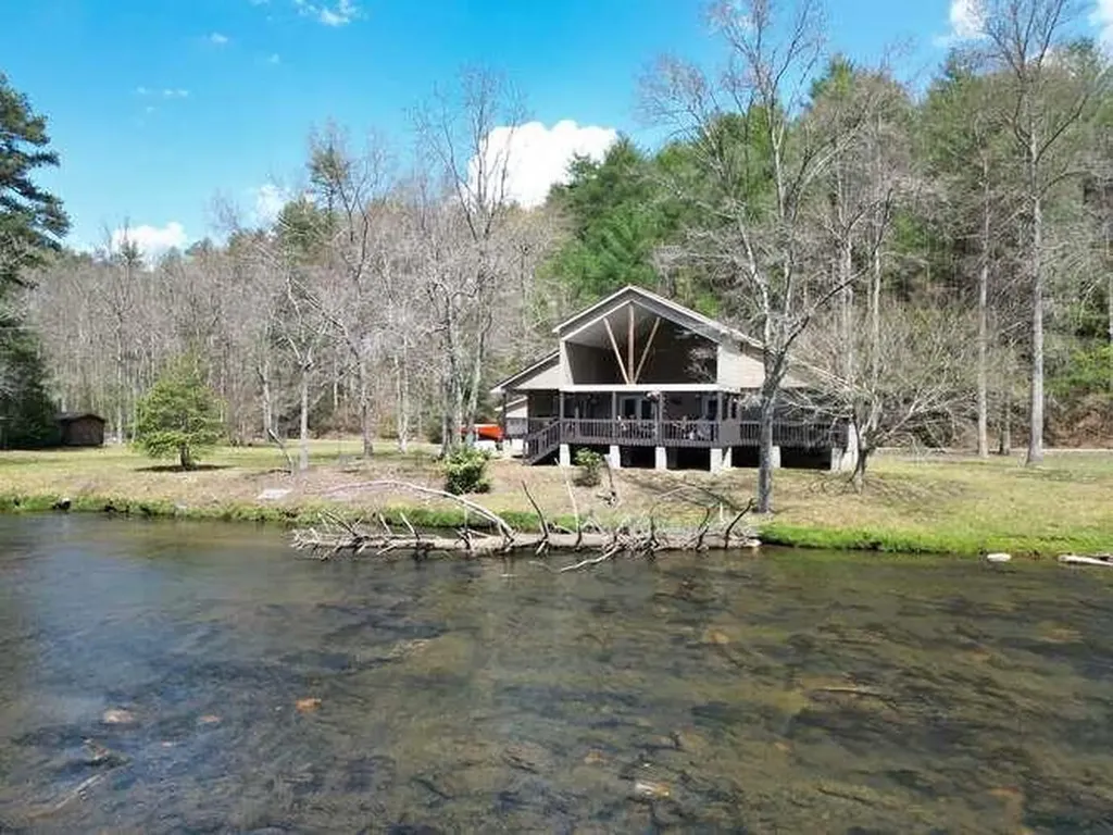 2121 Die Bend Road Murphy NC 28906