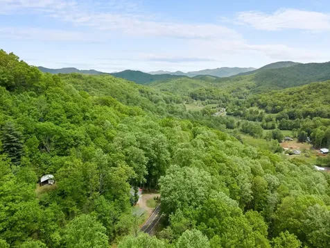 4187 W Old Murphy Road Franklin NC 28734