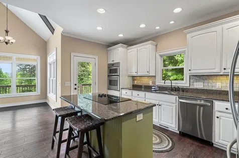 105 Sharons Hayesville NC 28904
