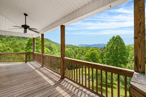 105 Sharons Hayesville NC 28904