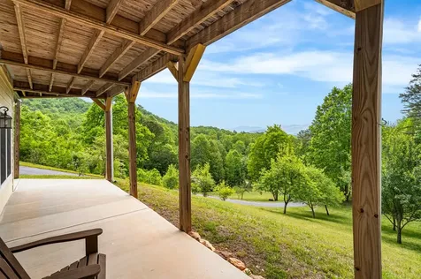 105 Sharons Hayesville NC 28904