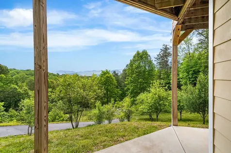 105 Sharons Hayesville NC 28904