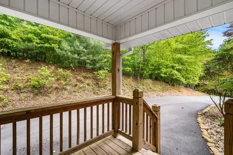 105 Sharons Hayesville NC 28904