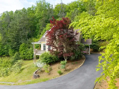 105 Sharons Hayesville NC 28904