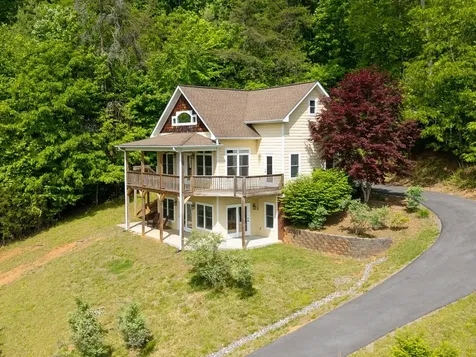 105 Sharons Hayesville NC 28904