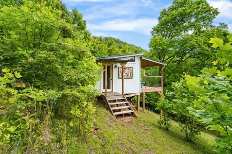 105 Sharons Hayesville NC 28904