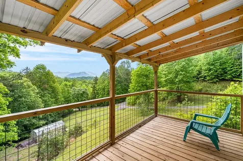 105 Sharons Hayesville NC 28904