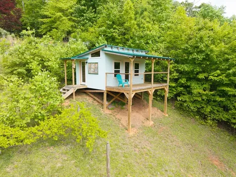 105 Sharons Hayesville NC 28904