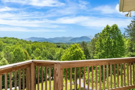 105 Sharons Hayesville NC 28904