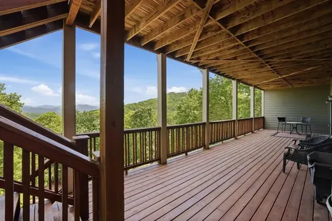 1065 Smokerise Drive Hayesville NC 28904