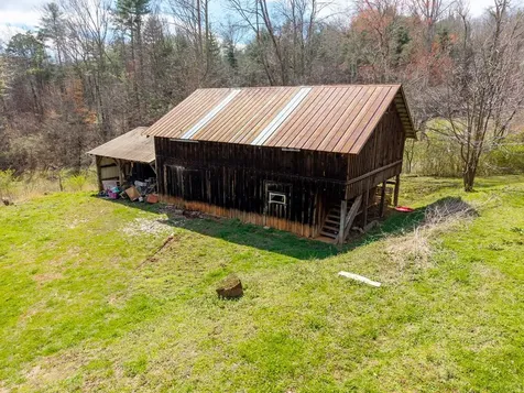1669 Hiwassee Dam Access Road Murphy NC 28906