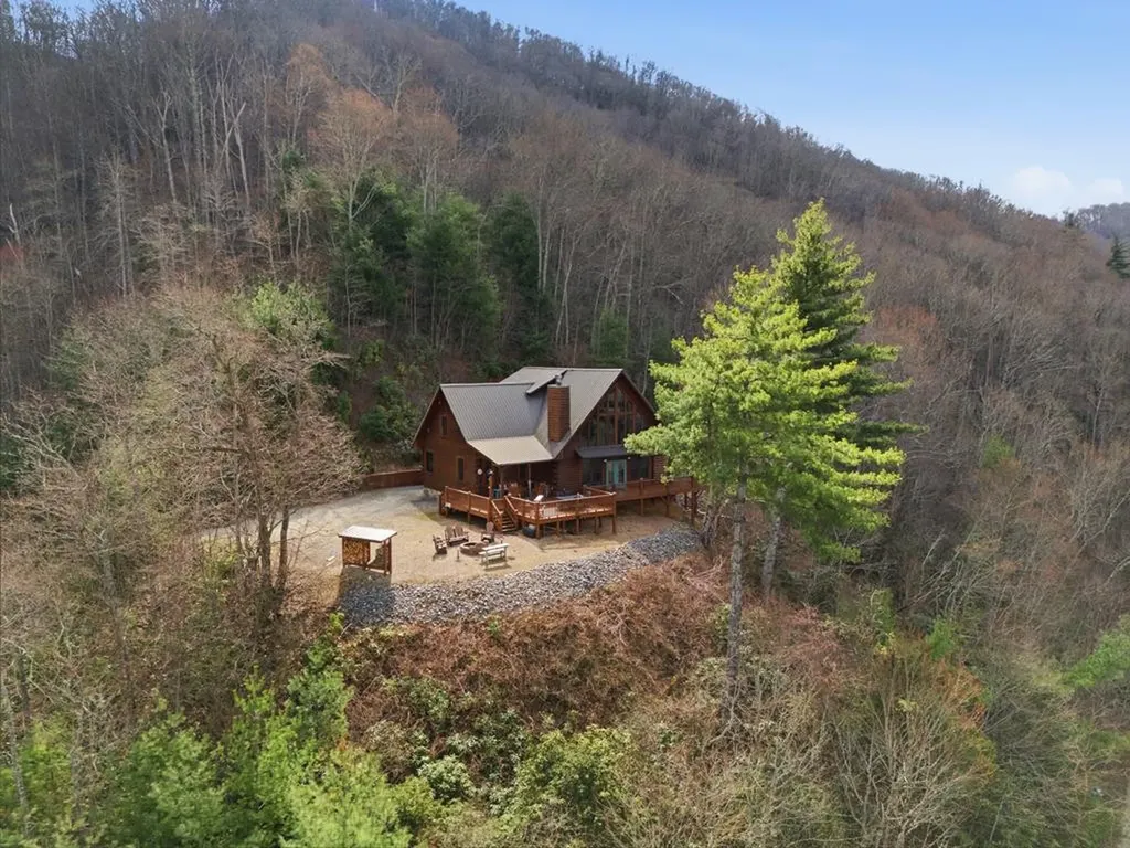 830 Noonday Sun Ridge Topton NC 28781
