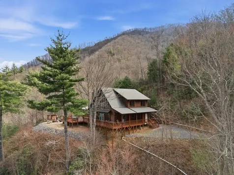 830 Noonday Sun Ridge Topton NC 28781