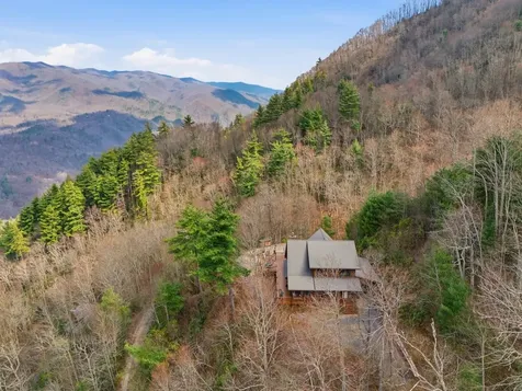 830 Noonday Sun Ridge Topton NC 28781