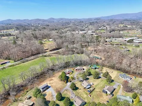 195 Rivers Edge Drive Hayesville NC 28904