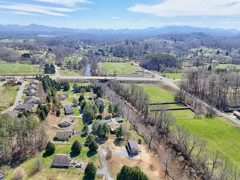 195 Rivers Edge Drive Hayesville NC 28904