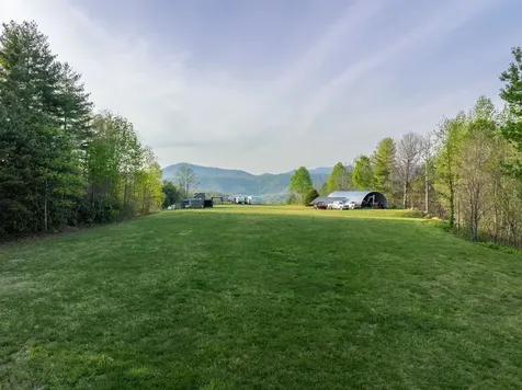 8888 Yellow Branch Road Robbinsville NC 28771