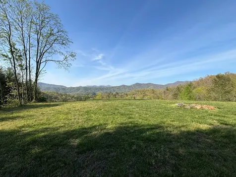 8888 Yellow Branch Road Robbinsville NC 28771