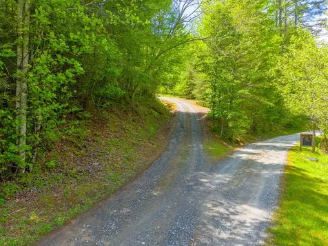 1364 Atoah Road Robbinsville NC 28771