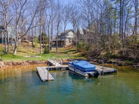 82 Avisco Road Robbinsville NC 28771