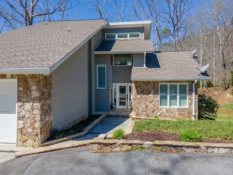 82 Avisco Road Robbinsville NC 28771