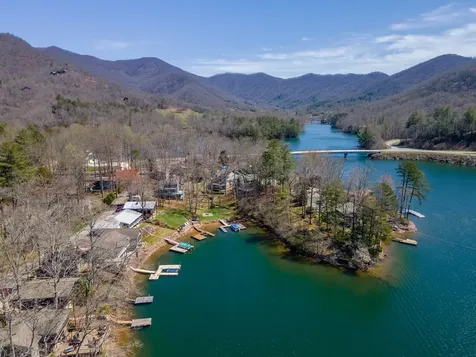 82 Avisco Road Robbinsville NC 28771