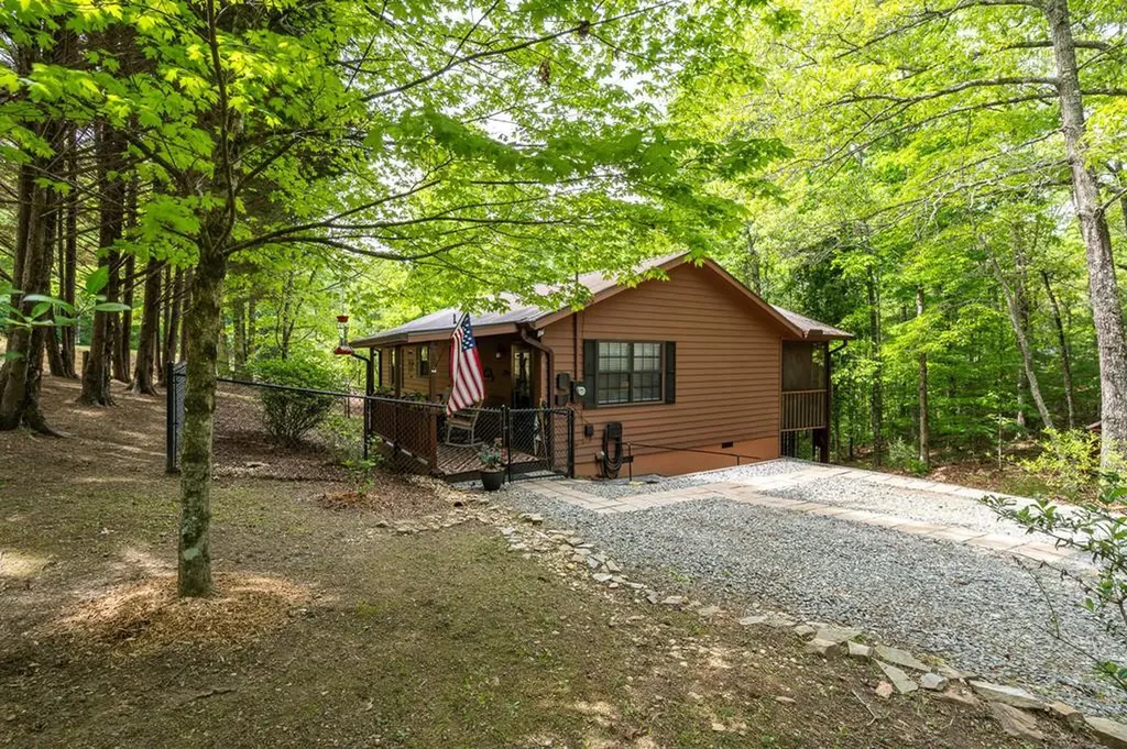9 Settlers Crossing Way Murphy NC 28906